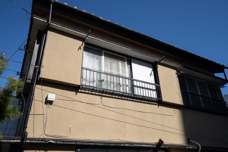 相続した古家を放置していませんか?大阪市の長屋倒壊から考える空き家対策